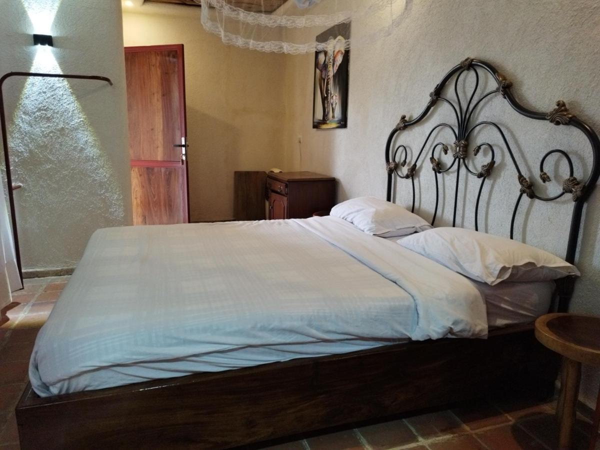 Mia Safari Lodge And Restaurant エンテベ エクステリア 写真